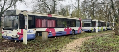 Dans le Roannais, d&rsquo;anciens bus de la STAR transform&eacute;s en logements insolites