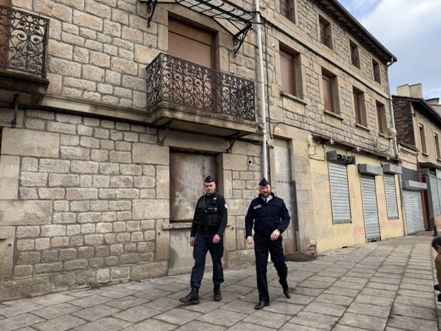 Le Chambon-Feugerolles : la police ferme un point de deal « historique ...