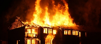 Incendie dans un b&acirc;timent agricole &agrave; Mably : 1 000 m&sup2; ravag&eacute;s dans la nuit