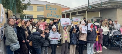 Mobilisation contre une fermeture de classe &agrave; Chazelles-sur-Lyon