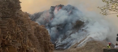 Saint-Romain-Le-Puy : un incendie de 800 m&sup2; contenu dans entreprise de bois, intervention toujours en cours