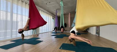 Firminy : le yoga a&eacute;rien, une discipline encore peu r&eacute;pandue mais accessible &agrave; tous