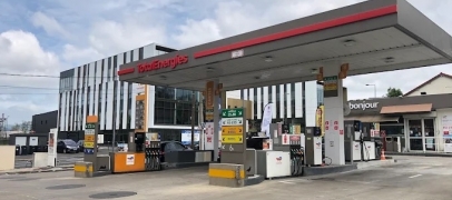 Carburants : TotalEnergies r&eacute;tablit le plafond &agrave; 1,99 &euro; le litre d'essence