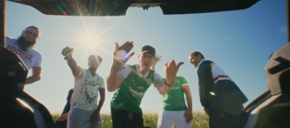 Un rappeur st&eacute;phanois appara&icirc;t avec le maillot de l&rsquo;ASSE dans le nouveau clip de Fianso