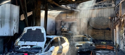 Incendie &agrave; Roche-la-Moli&egrave;re : le toit d&rsquo;un garage s&rsquo;effondre, plusieurs entreprises interdites d&rsquo;acc&egrave;s