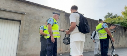 Montbrison : au c&oelig;ur d'un contr&ocirc;le de trottinettes avec les gendarmes