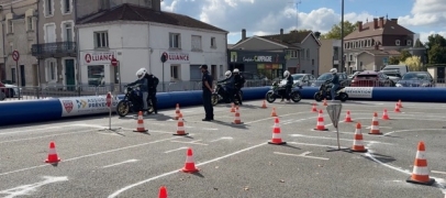 &Agrave; Feurs, les adolescents s&rsquo;initient &agrave; la conduite d&rsquo;un deux-roues avec les CRS