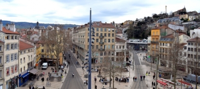 Saint-&Eacute;tienne : une personne entre la vie et la mort apr&egrave;s une rixe au couteau en centre-ville