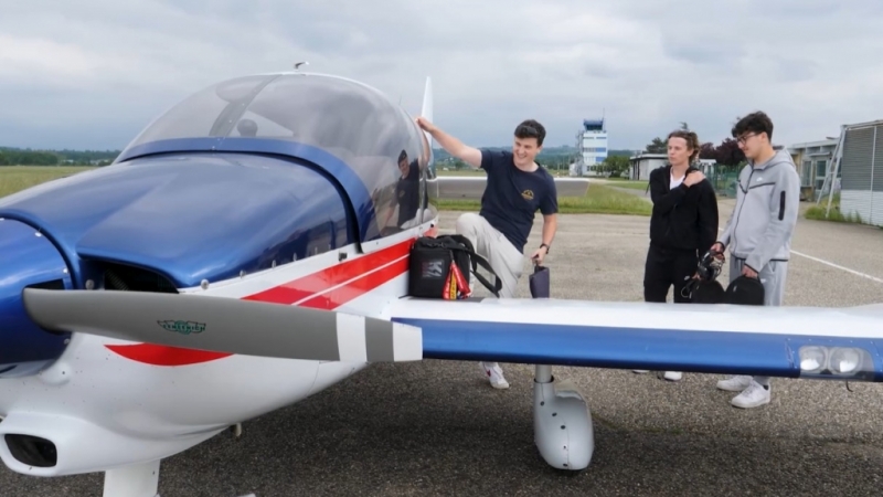 Documentaire l'aviation dans la Loire et en Auvergne TL7